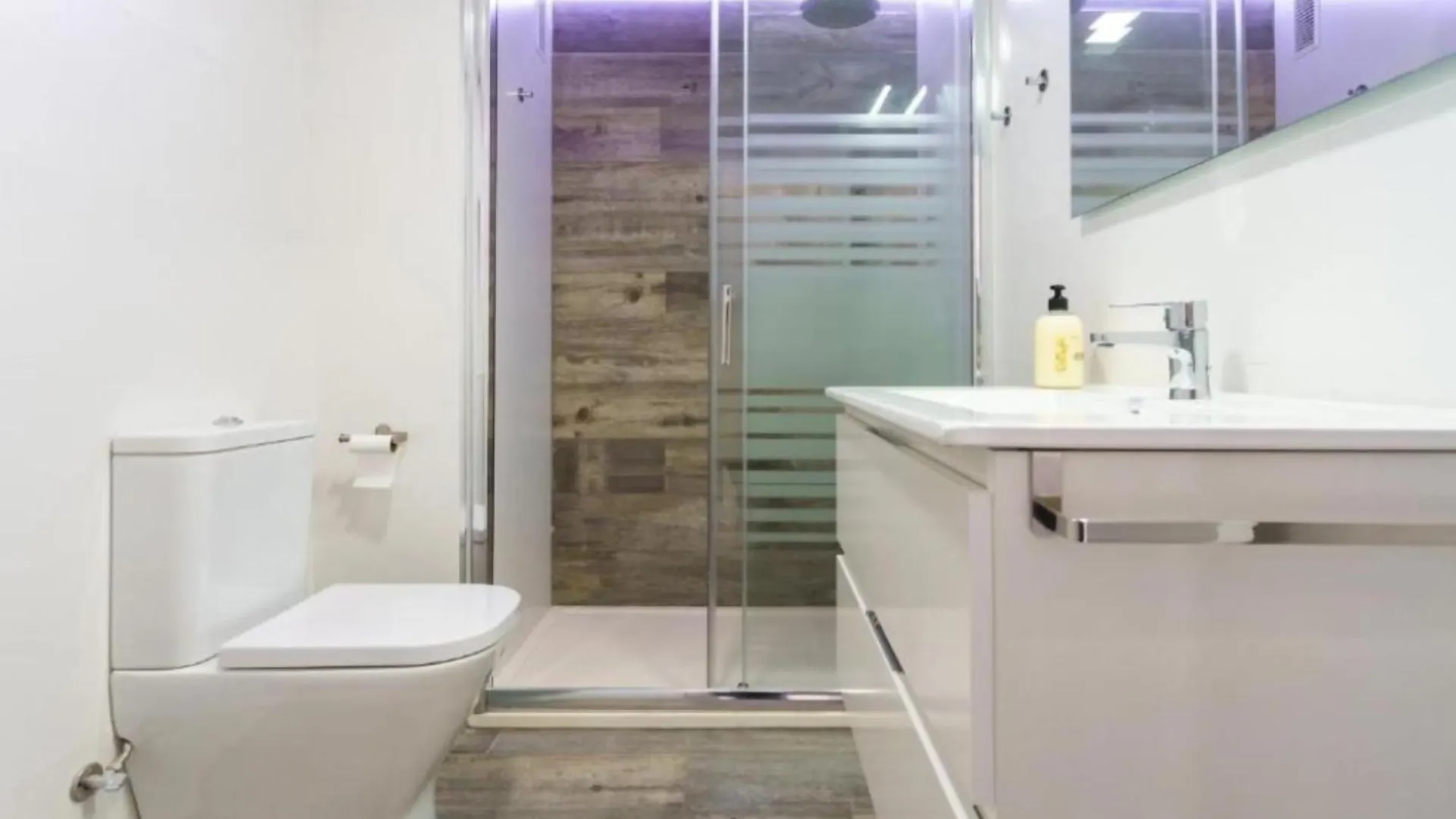 Plazamar Centro Apto 1 Dorm 3 Huesped Playa Wifi Torre Del Mar 0*,  Španělsko